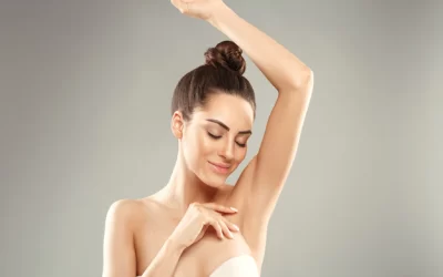 Trois raisons pour lesquelles vous devriez utiliser le laser sur votre poitrine, votre cou et vos mains.